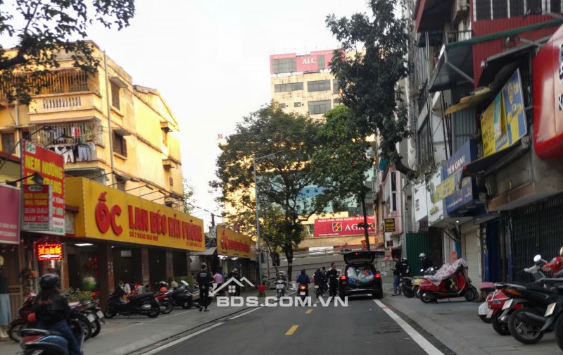 Phố Đặng Văn Ngữ: Nhà 5 tầng, MT5m, lối thông Xã Đàn; An ninh cao, 8.15TỶ